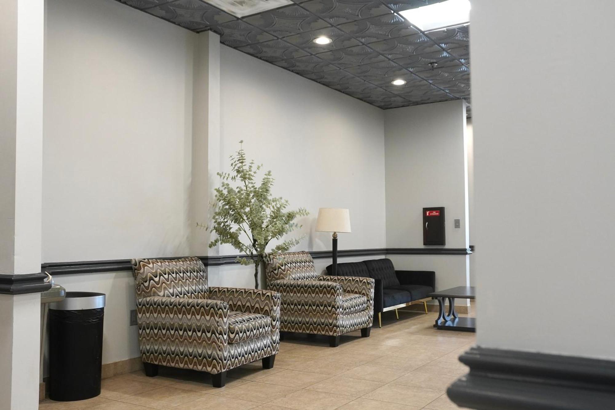 American Inn & Suites Waterford Eksteriør billede
