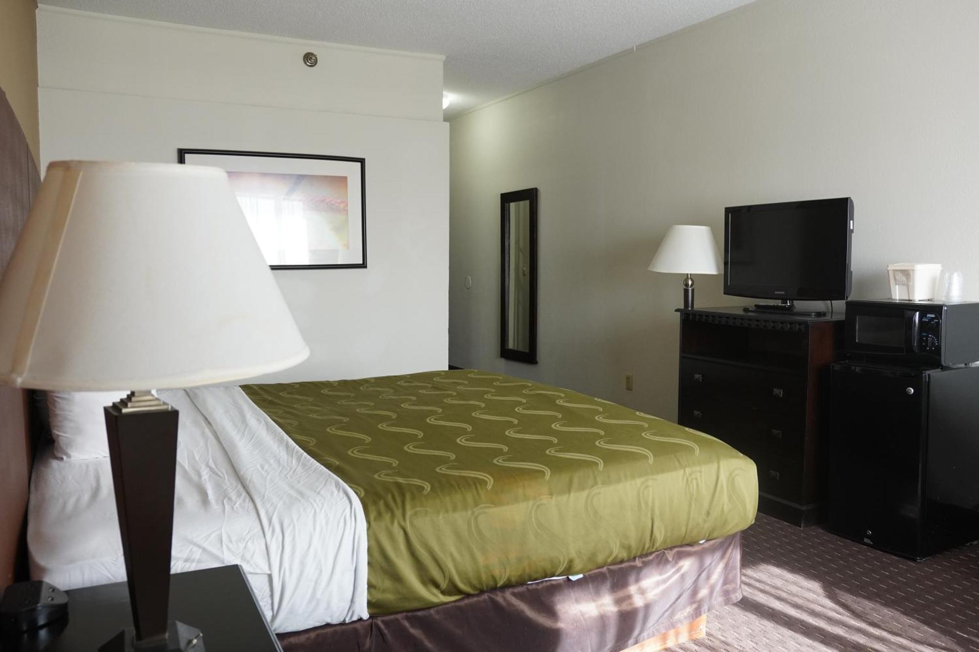 American Inn & Suites Waterford Værelse billede